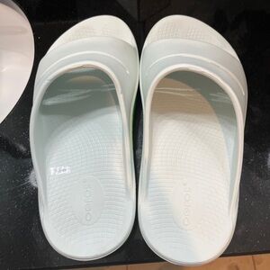 OOFOS Women's Soft White Mules size 41